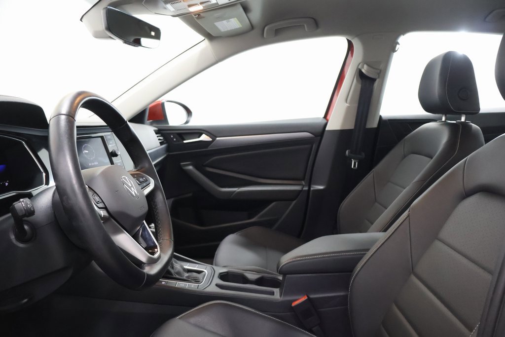 Used 2023 Volkswagen Jetta SE image 12