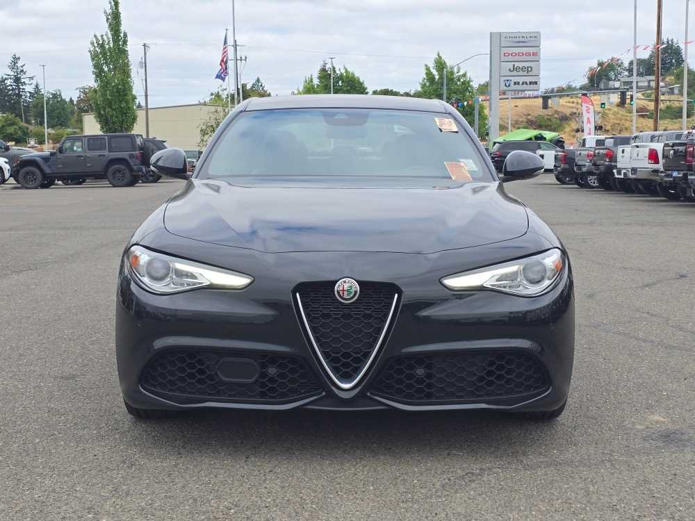 Used 2020 Alfa Romeo Giulia Ti Sport w/ Quick Order Package 22S Sport AWD/4WD image 12