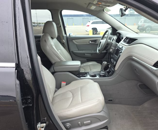 Used 2016 Chevrolet Traverse LT AWD/4WD image 26