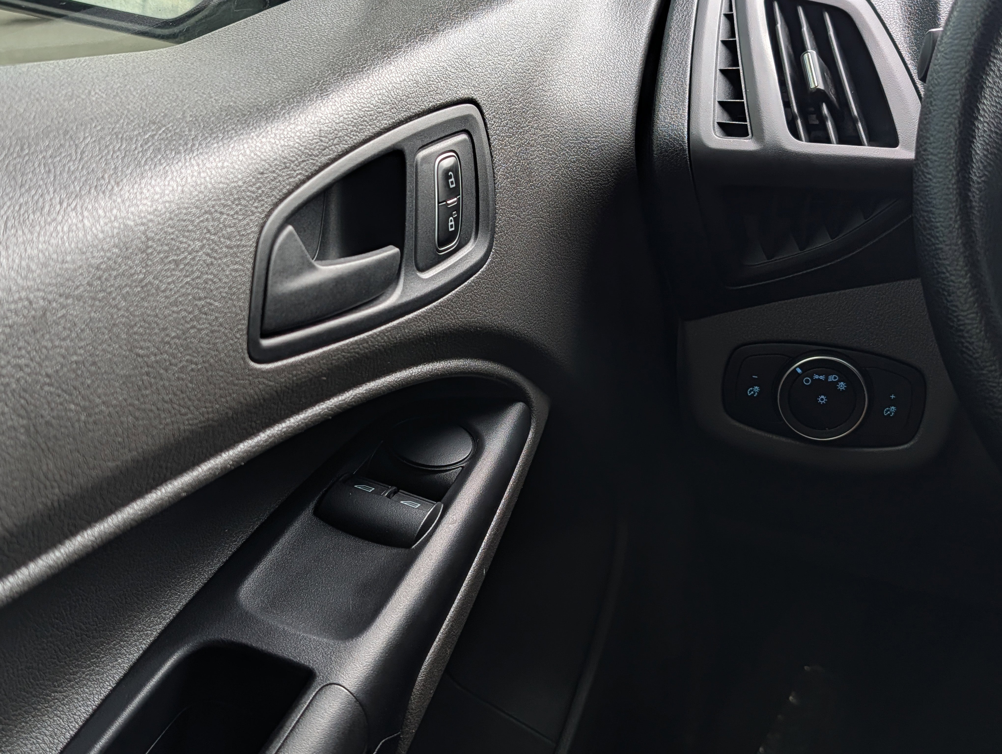 Used 2019 Ford Transit Connect XL FWD image 21