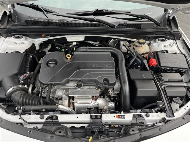 Used 2021 Chevrolet Malibu LT w/ Redline Edition FWD image 16