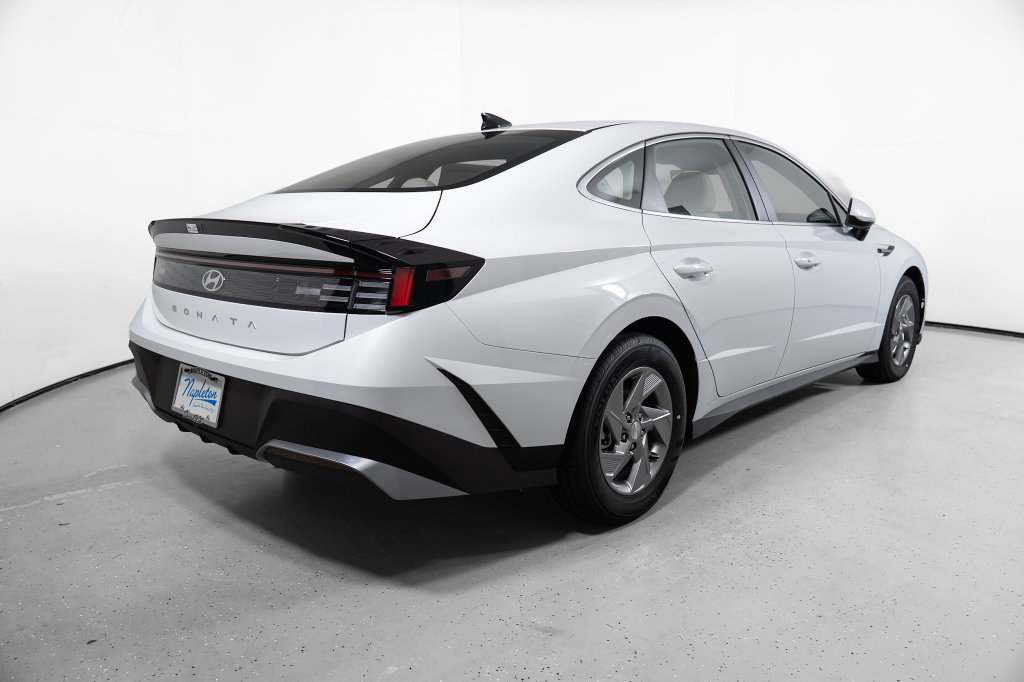 New 2026 Hyundai Sonata SE FWD image 8