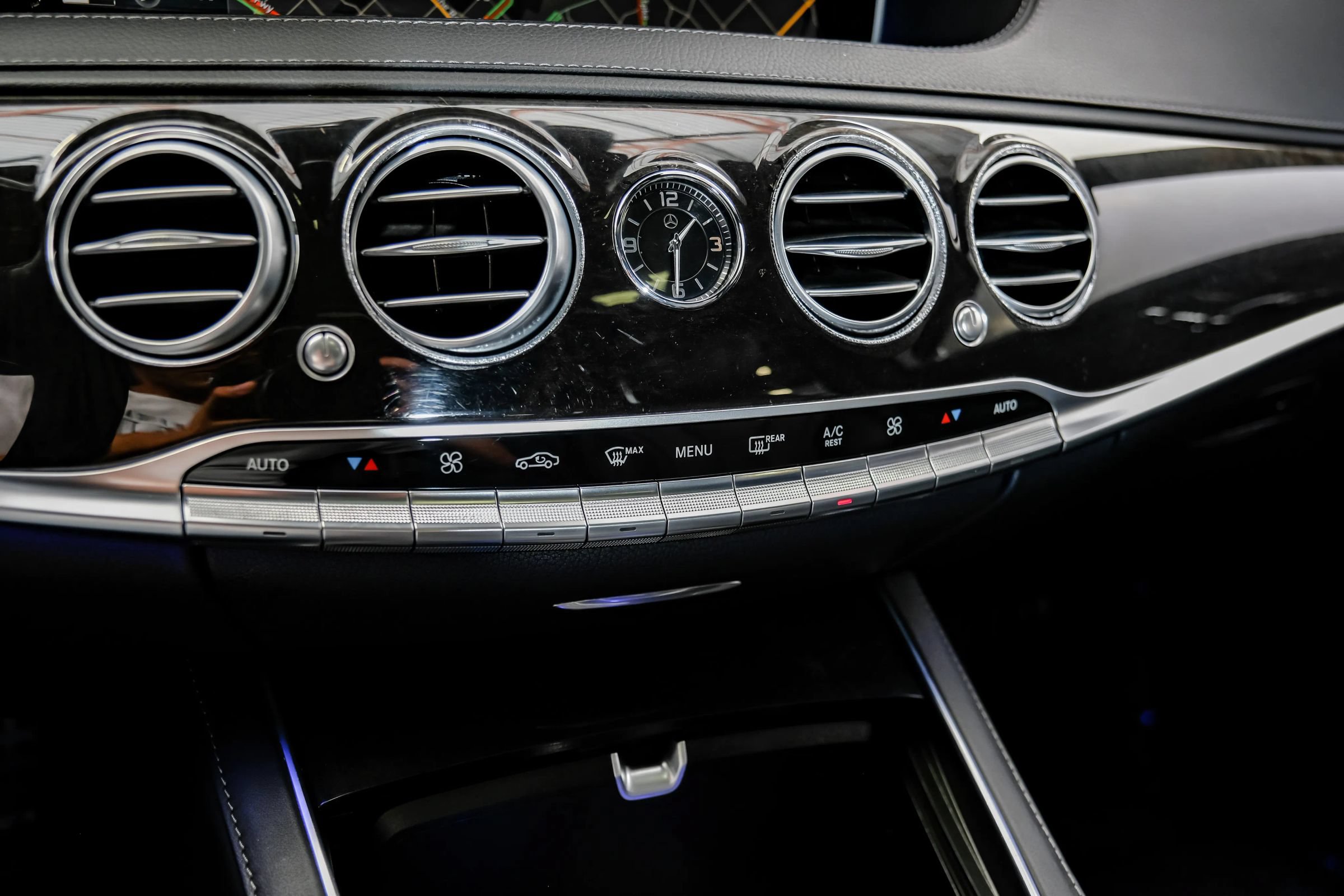 Used 2015 Mercedes-Benz S 550 Sedan image 29