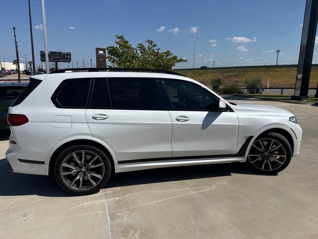 Used 2022 BMW X7 M50i w/ Dynamic Handling Package AWD/4WD image 4