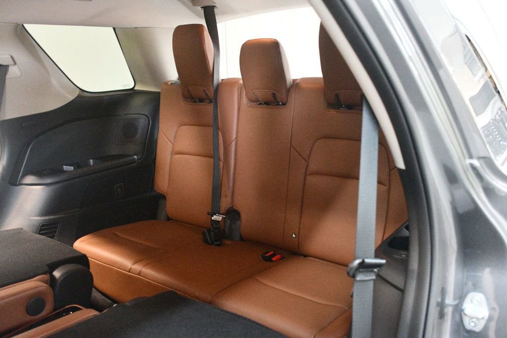 Used 2024 Nissan Pathfinder Platinum FWD image 40