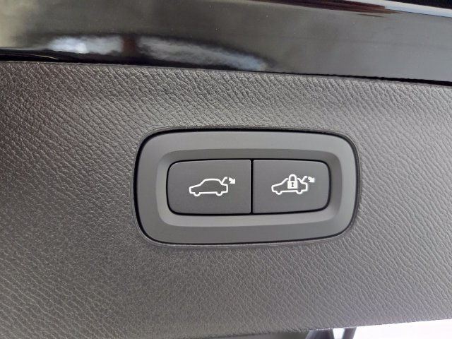 New 2026 Volvo XC90 B5 Core AWD/4WD image 19