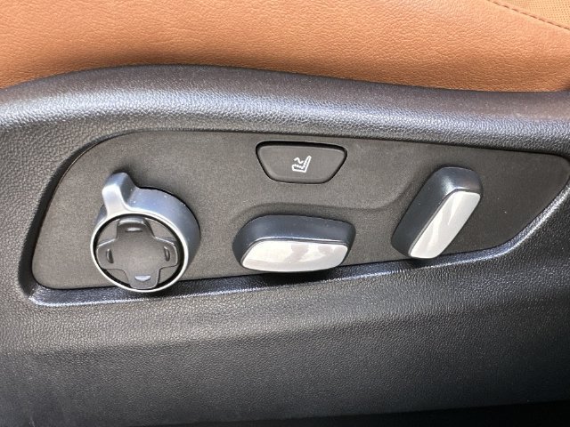 Used 2023 Cadillac XT4 Premium Luxury w/ Technology Package FWD image 20