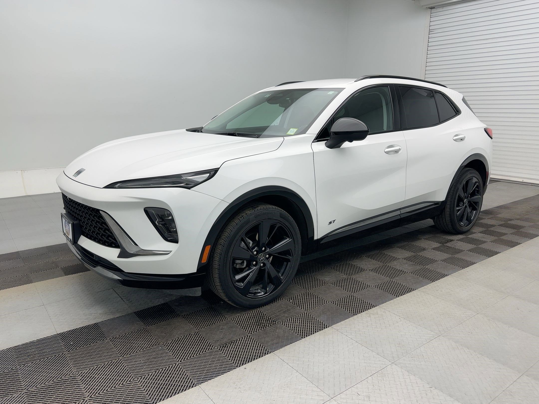 Certified 2025 Buick Envision Sport Touring image 40