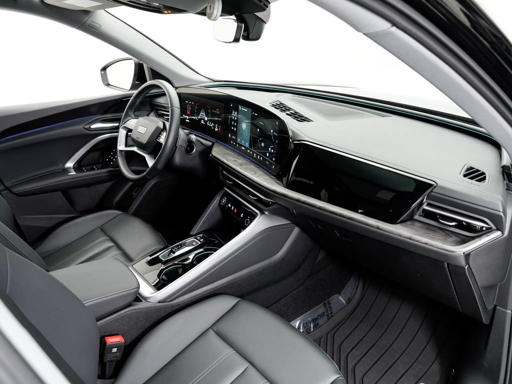 Certified 2025 Audi Q5 Premium w/ Convenience Package AWD/4WD image 20