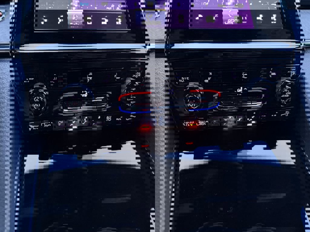 Used 2024 Jeep Grand Cherokee Laredo w/ Luxury Tech Group I image 24