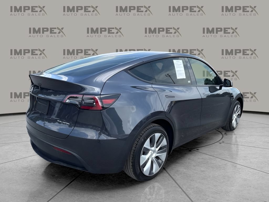 Used 2024 Tesla Model Y Long Range AWD/4WD image 5
