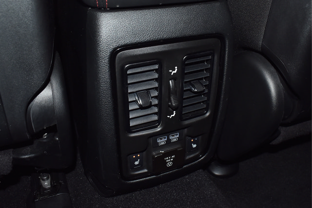 Used 2025 Dodge Durango R/T w/ Blacktop Package AWD/4WD image 19