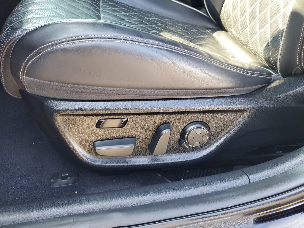 Used 2021 Genesis G70 3.3T w/ Sport Package AWD/4WD image 10