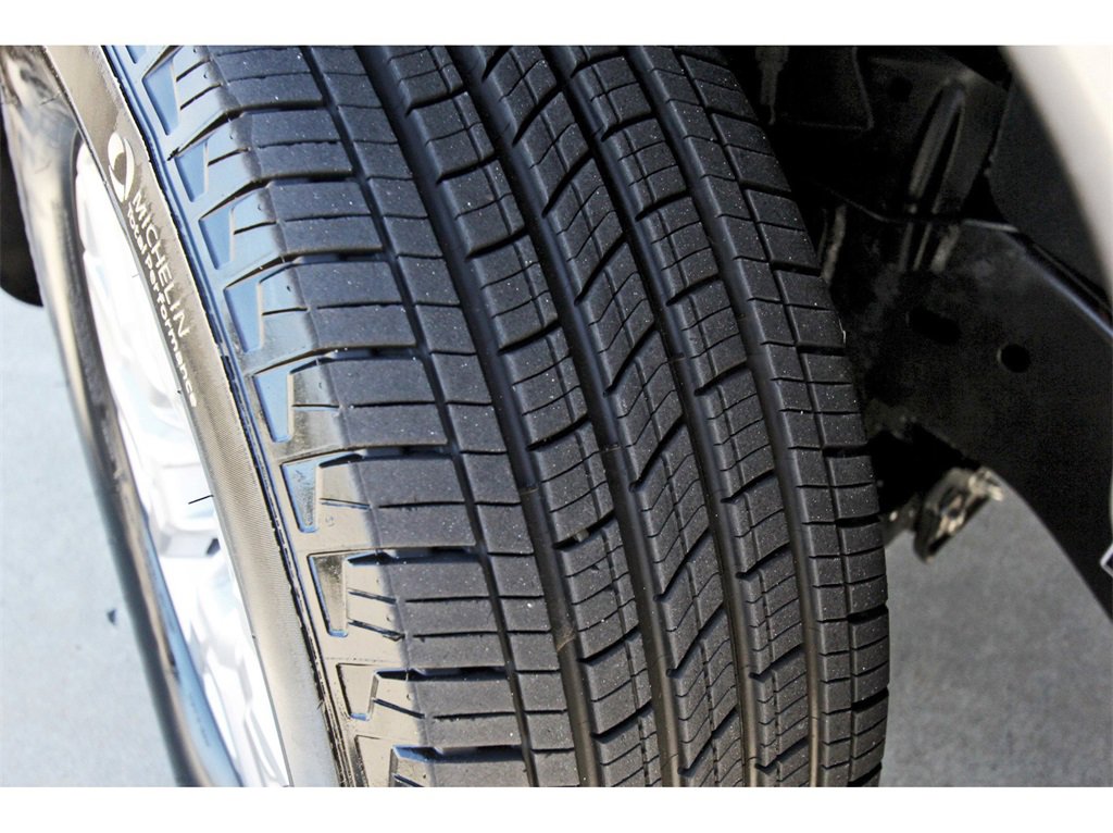 Certified 2024 Nissan Frontier SV w/ SV Convenience Package image 30