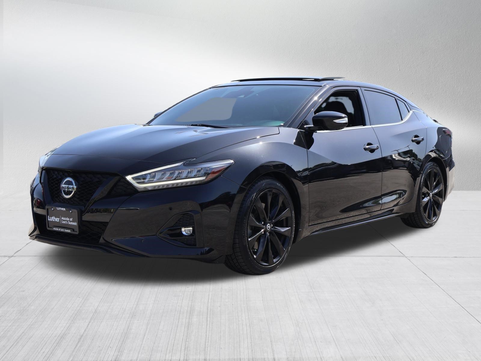Used 2022 Nissan Maxima SR w/ Sport Mat Group FWD image 3