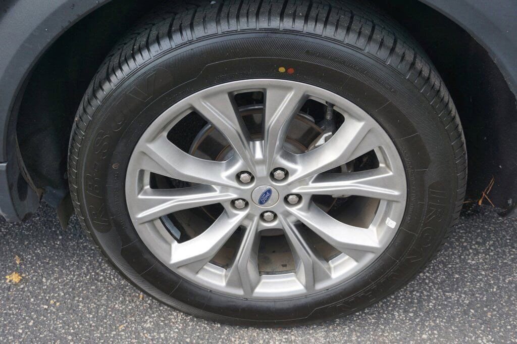 Used 2024 Ford Explorer Limited image 10