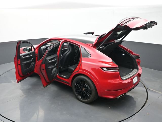 Used 2025 Porsche Cayenne Coupe image 28