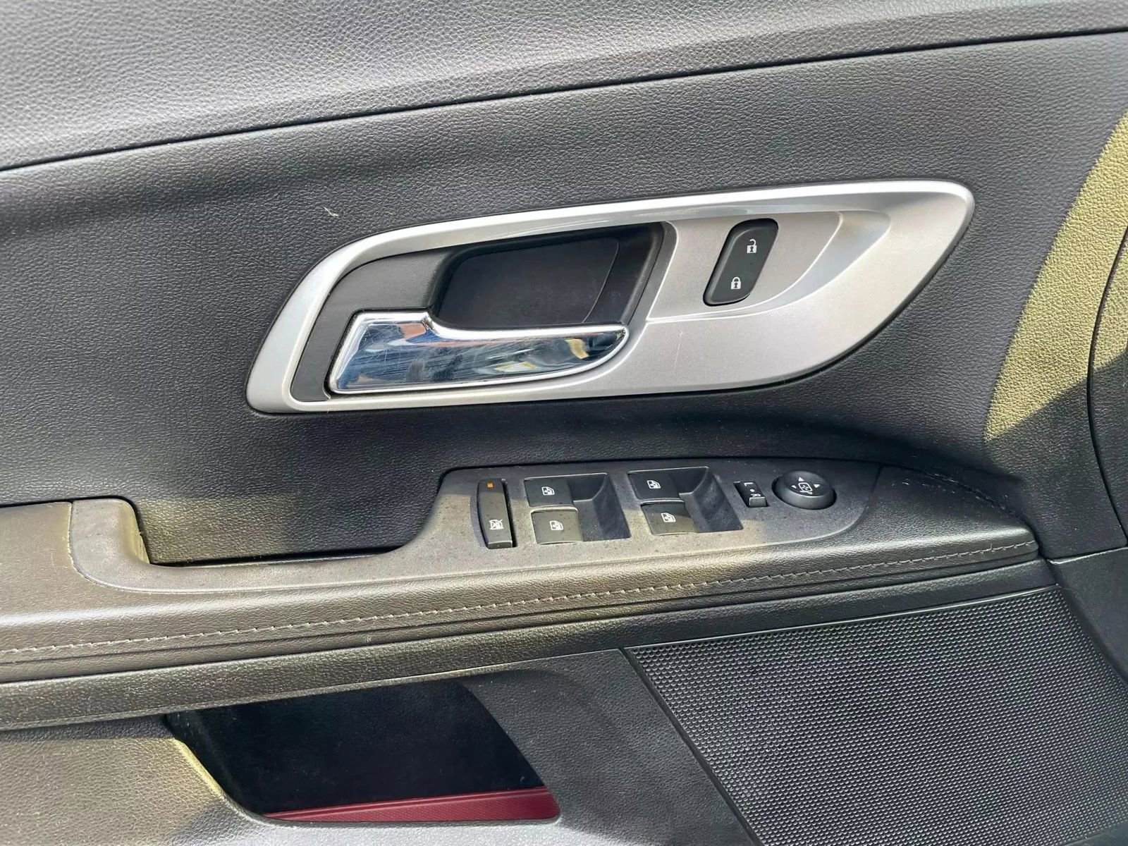 Used 2017 Chevrolet Equinox LT w/ Convenience Package image 27