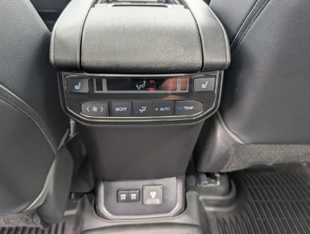 Used 2021 Toyota Highlander Platinum AWD/4WD image 17