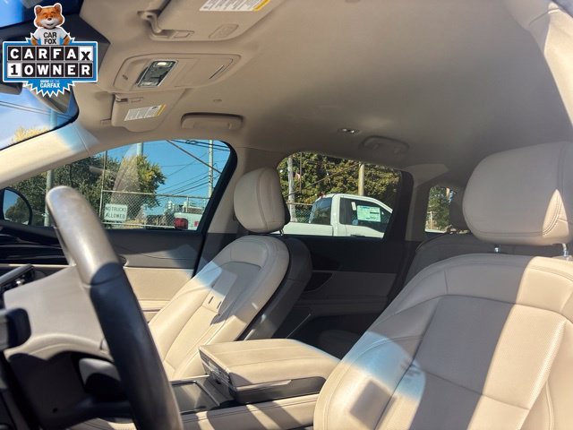 Used 2024 Lincoln Nautilus Premier AWD/4WD image 3