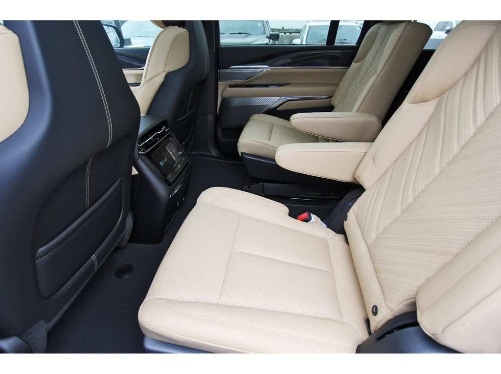 New 2026 Cadillac Escalade IQ Sport 2 w/ LPO, ONYX Package AWD/4WD image 7