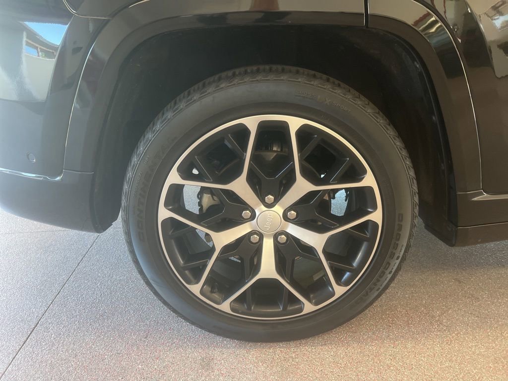 Certified 2023 Jeep Grand Cherokee Summit image 30