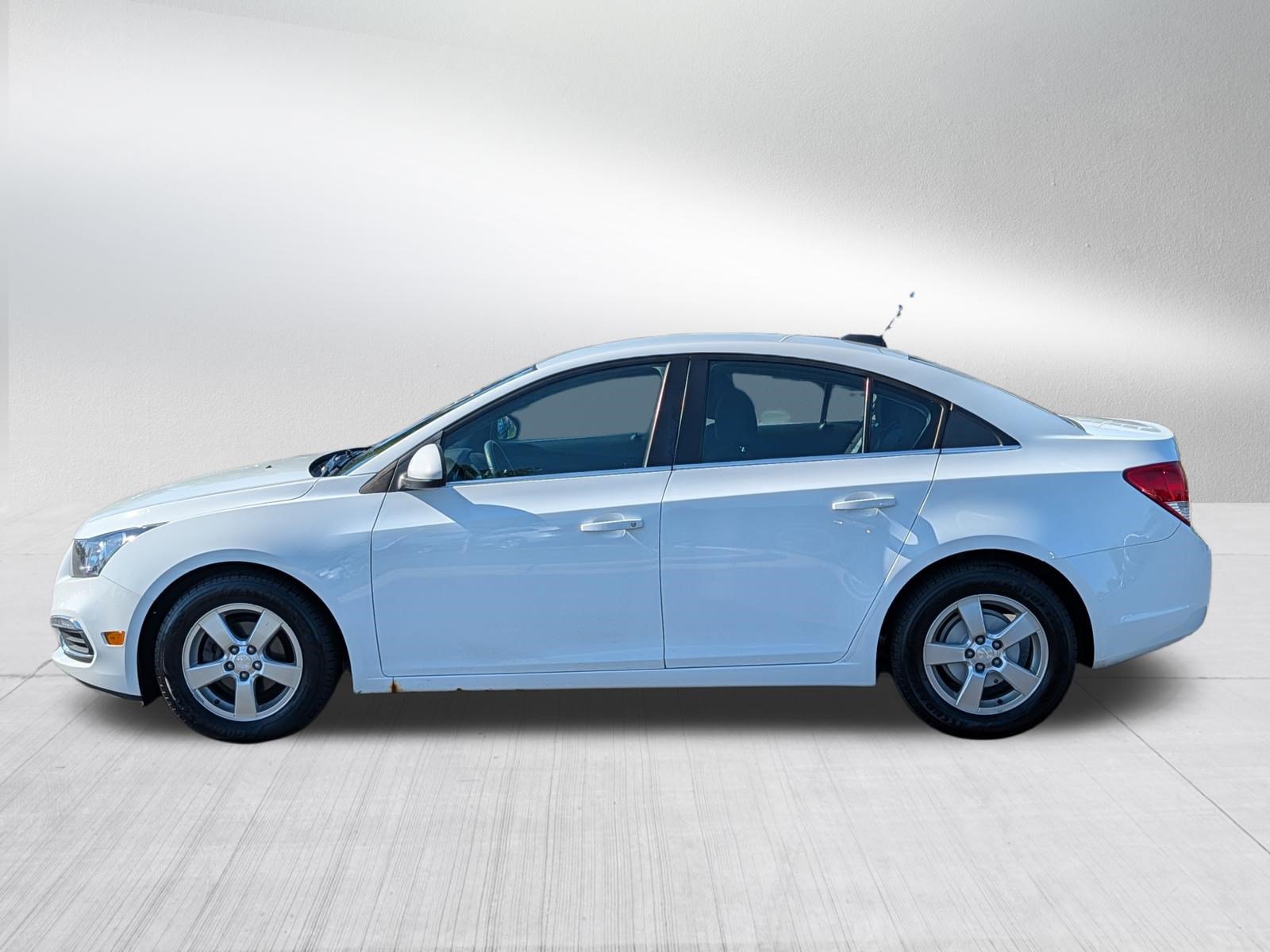 Used 2015 Chevrolet Cruze LT FWD image 4