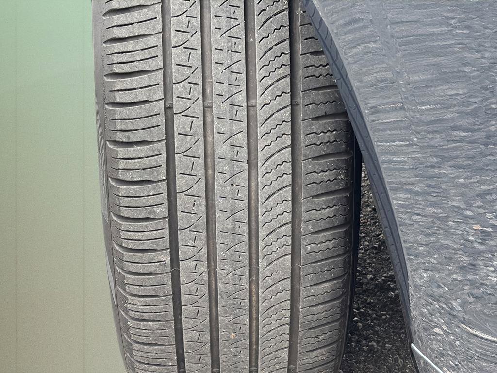 Used 2021 Volvo XC60 T5 Momentum w/ Premium Package image 11