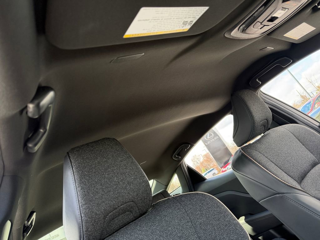 Used 2023 Toyota Crown XLE image 7