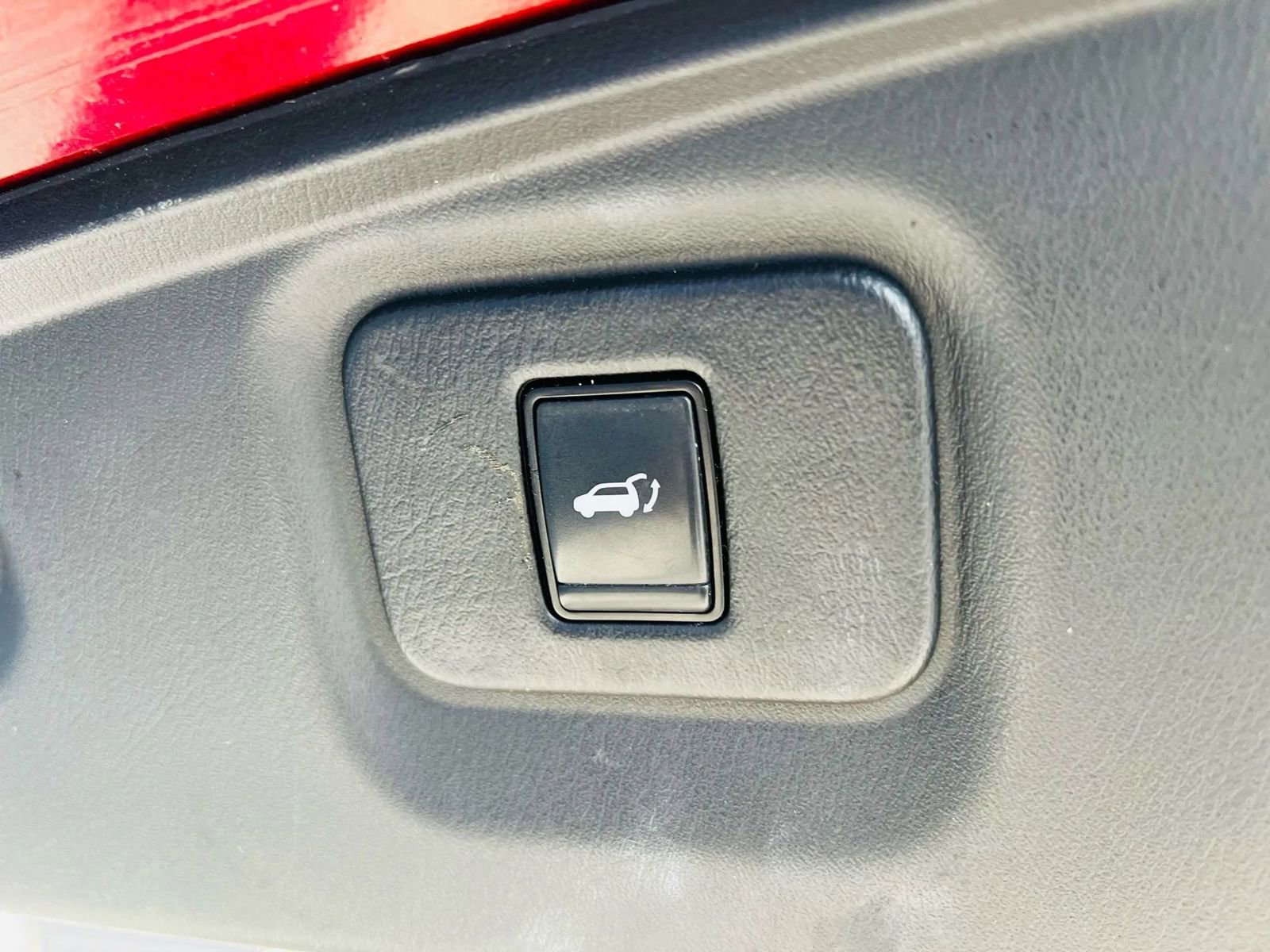 Used 2020 Nissan Pathfinder SL image 18