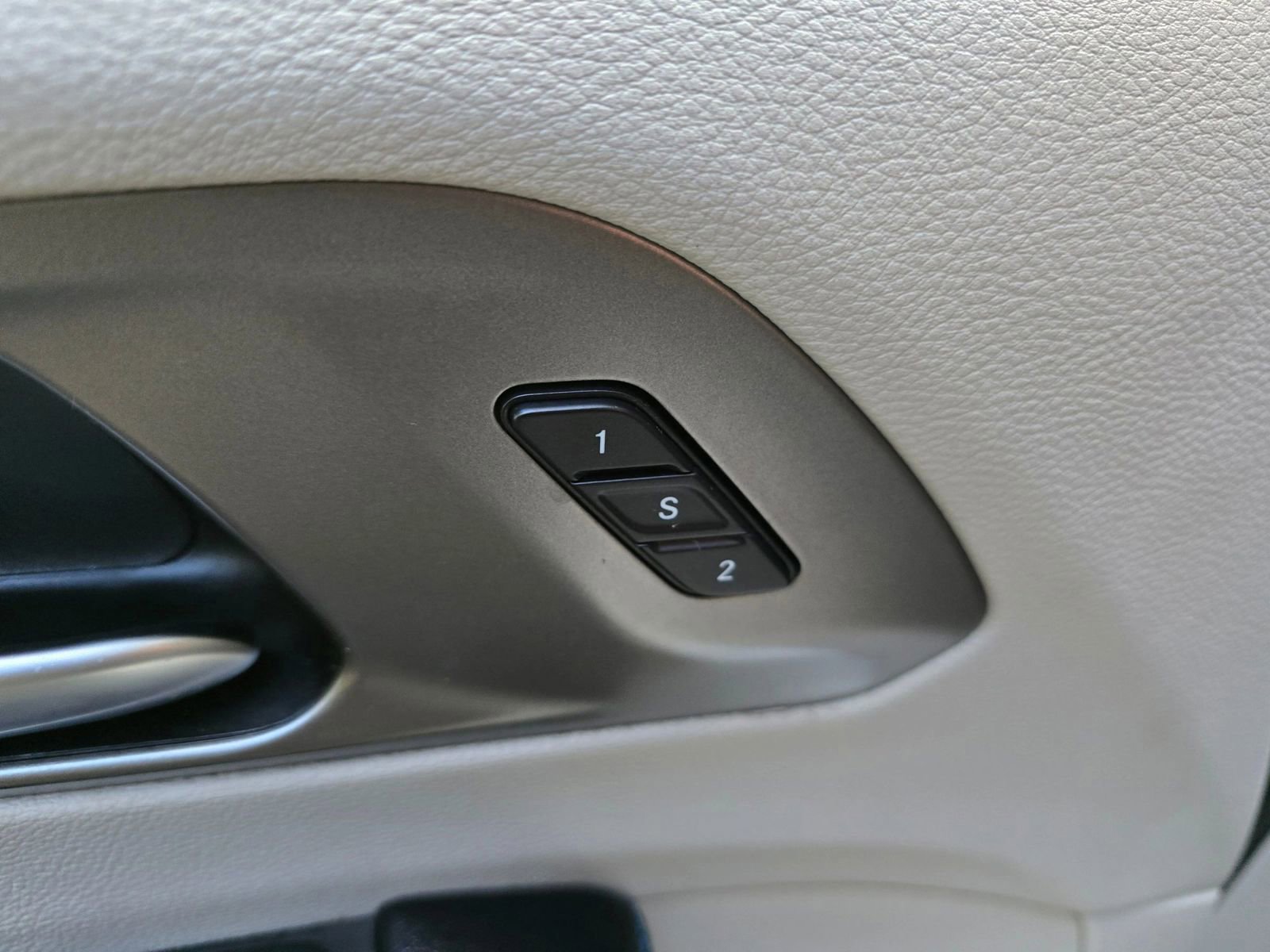 Used 2021 Chrysler Pacifica Touring-L image 22