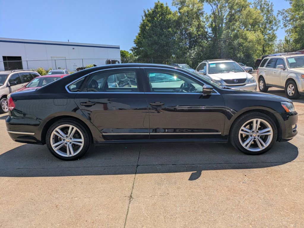Used 2012 Volkswagen Passat TDI SEL Premium FWD image 4