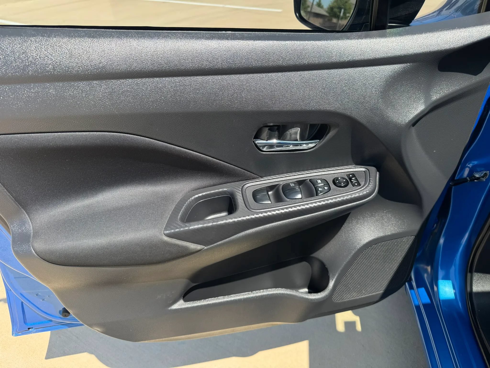 Used 2021 Nissan Versa SV FWD image 22