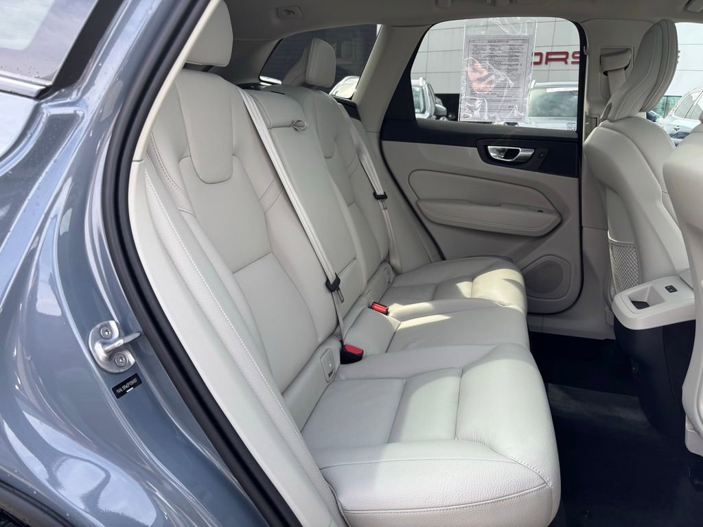 Used 2023 Volvo XC60 B5 Plus w/ Climate Package AWD/4WD image 23