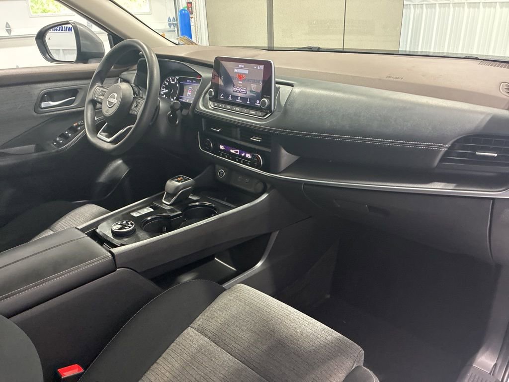 Used 2023 Nissan Rogue SV image 38