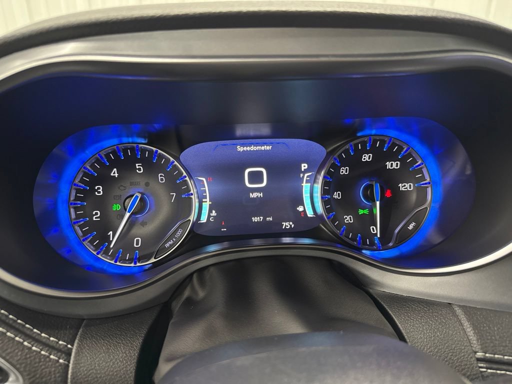 Used 2026 Chrysler Pacifica Limited w/ Uconnect Theater Family Group FWD image 23