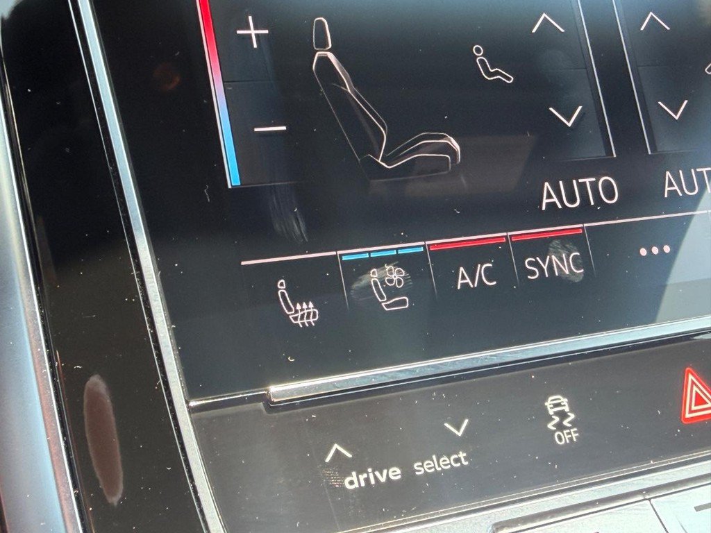 Used 2023 Audi SQ7 Prestige AWD/4WD image 21