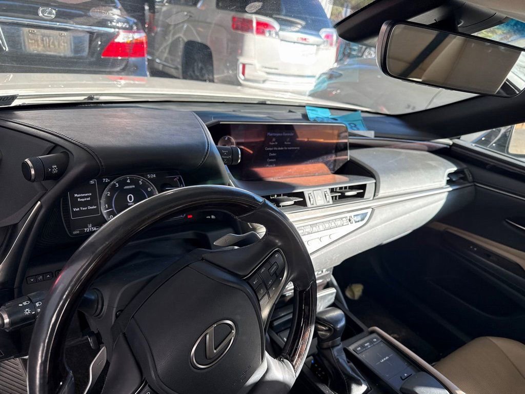 Used 2019 Lexus ES 350 Luxury w/ Premium Package image 11