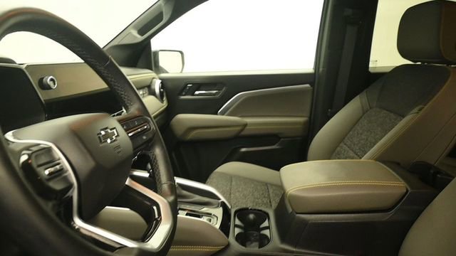 Used 2024 Chevrolet Colorado ZR2 w/ Safety Package AWD/4WD image 21