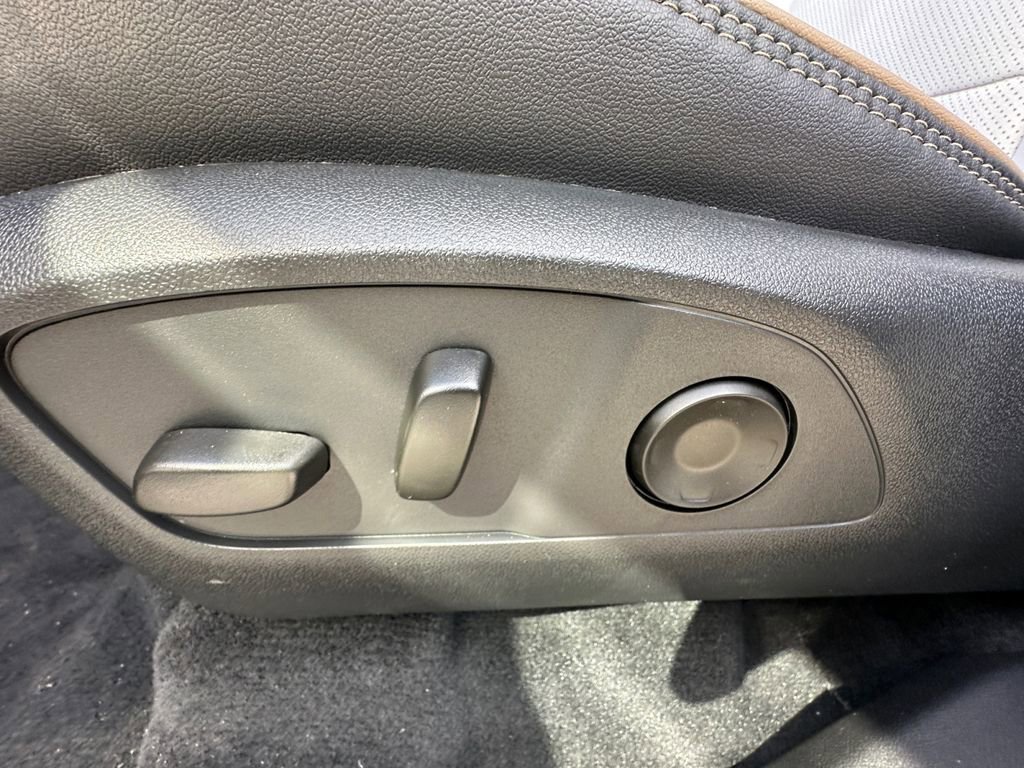 New 2026 Chevrolet Traverse High Country image 10