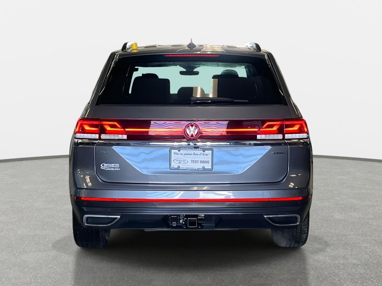 Certified 2025 Volkswagen Atlas SE image 6