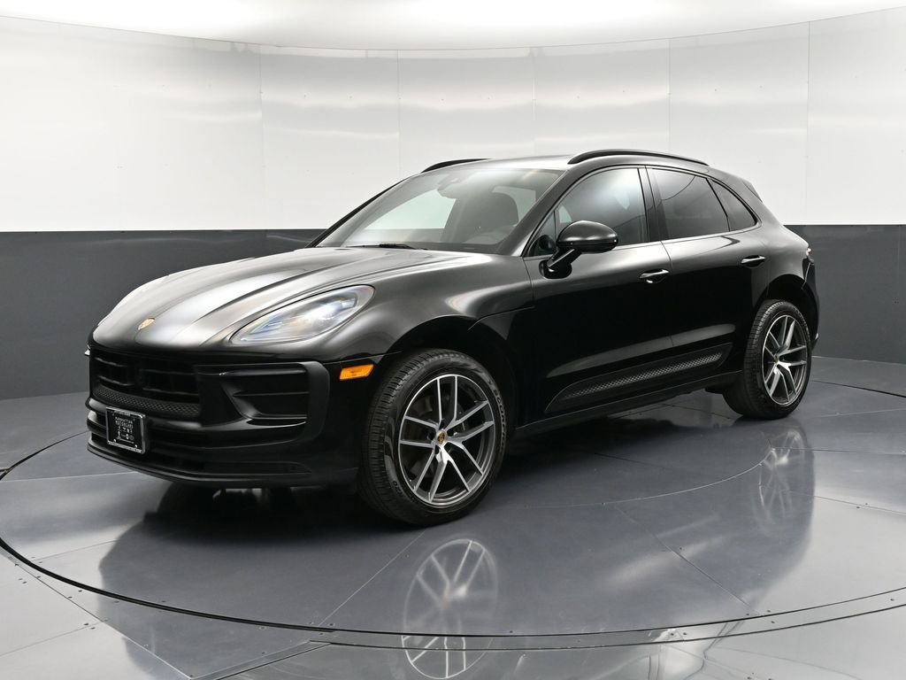 Certified 2023 Porsche Macan Turbo image 7