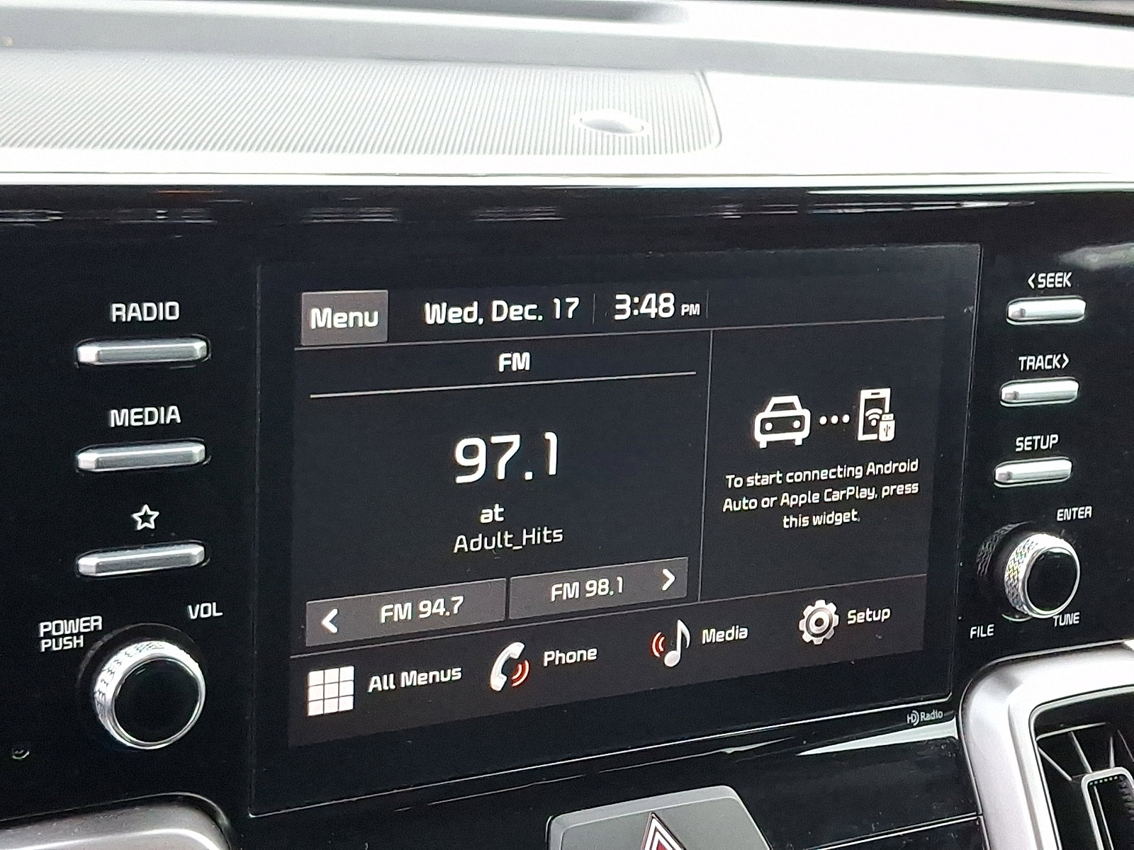 Used 2023 Kia Sorento LX image 16