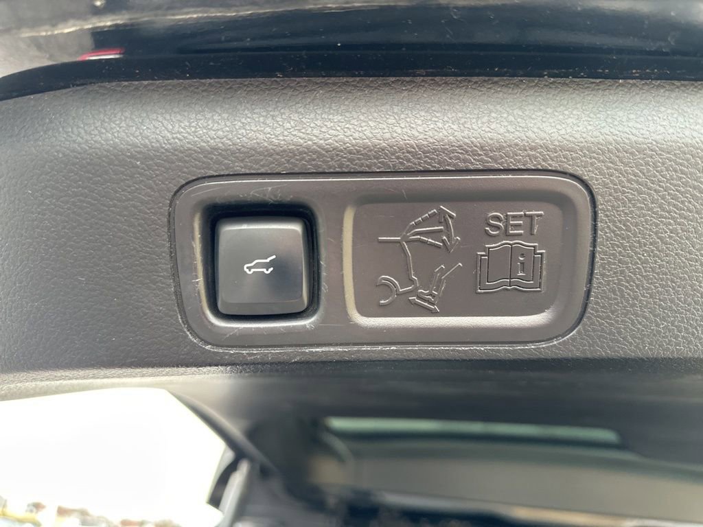 Used 2018 Ford Expedition Limited image 11