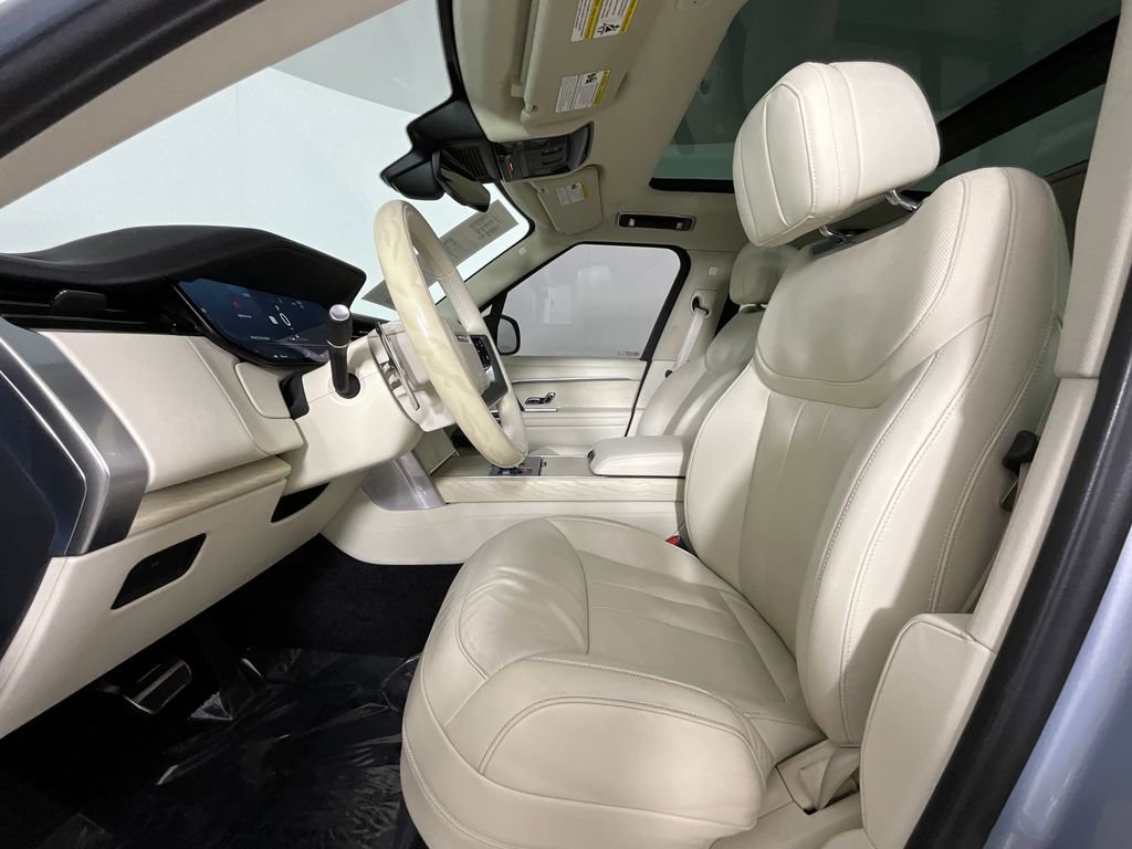 Certified 2024 Land Rover Range Rover Long Wheelbase SE AWD/4WD image 16