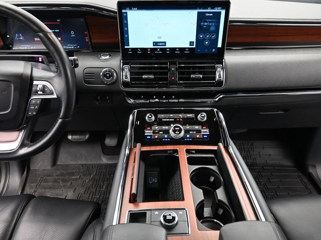Used 2023 Lincoln Navigator L Reserve image 11