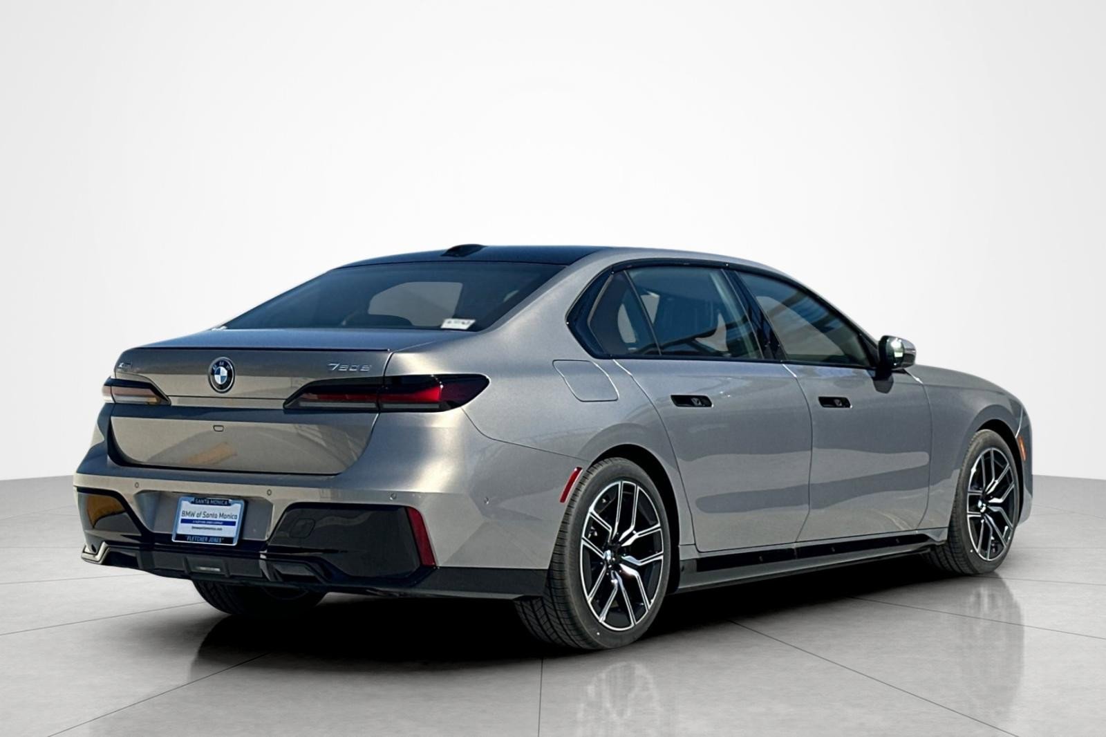 New 2026 BMW 750e xDrive w/ Executive Package AWD/4WD image 5