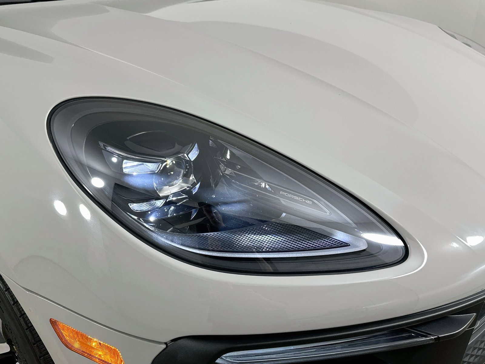 Used 2022 Porsche Macan GTS AWD/4WD image 9