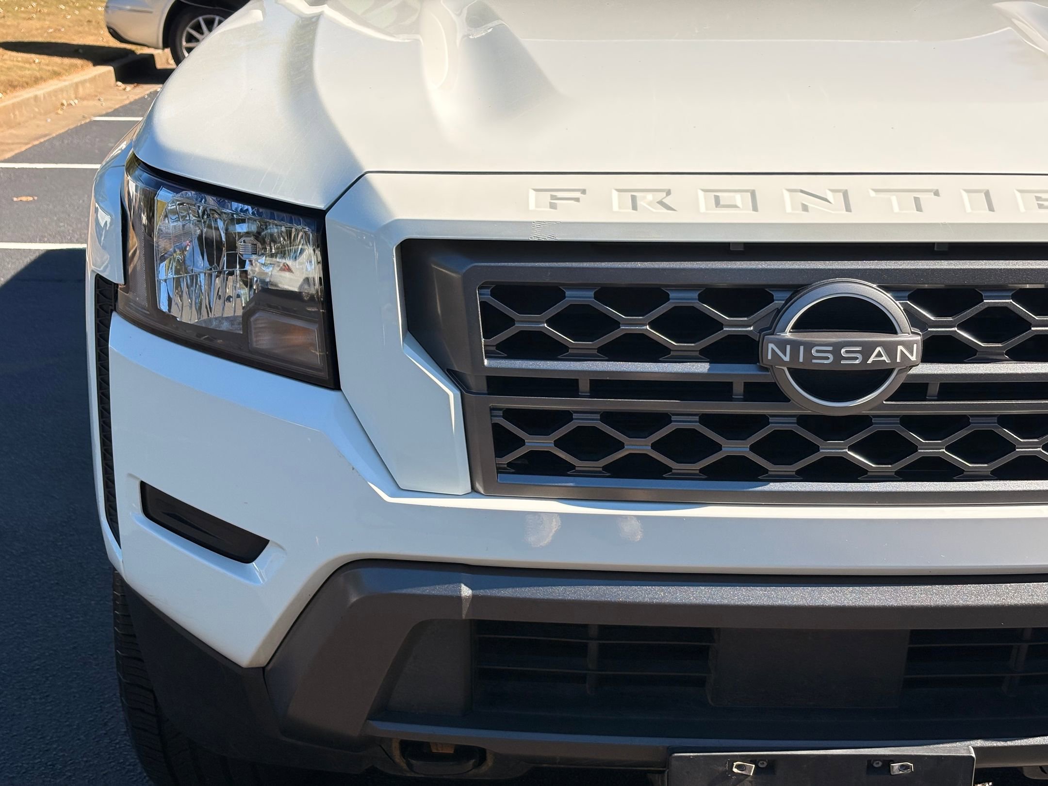 Used 2023 Nissan Frontier SV image 11