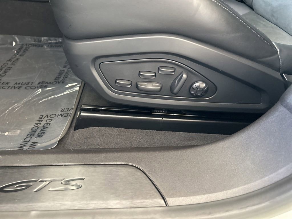 Used 2023 Porsche Taycan GTS image 41